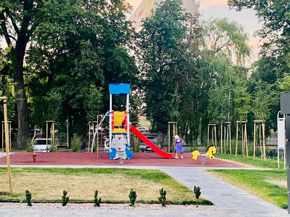 Rodzinny Apartament Platany Centrum コウォブジェク エクステリア 写真